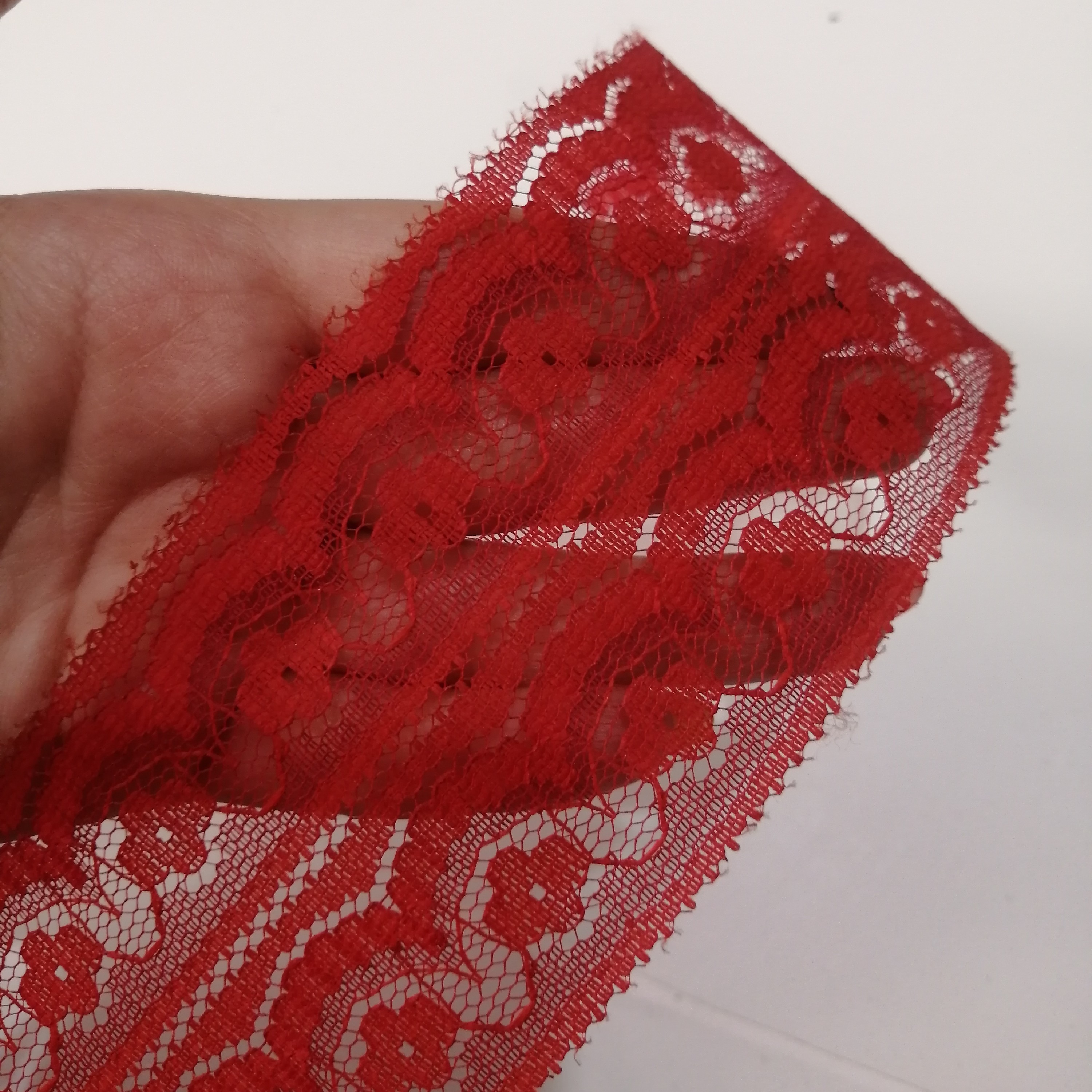 نوار یراق تزئینی لباس  توری عرض شش و طول 1 متر 