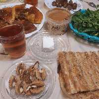 کره بادام زمینی با طعمی بی نظیر و لذید. مقوی و سرشار از پروتئین. طبیعی و خالص