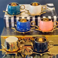 قهوه خوری طرح ستاره 12تایی
برند kardelen ترک
جنس چینی سبک 
کیفیت عالی و رنگ ثابت 
دسته و نعلبکی طلاکوب شده
ارسال رایگان