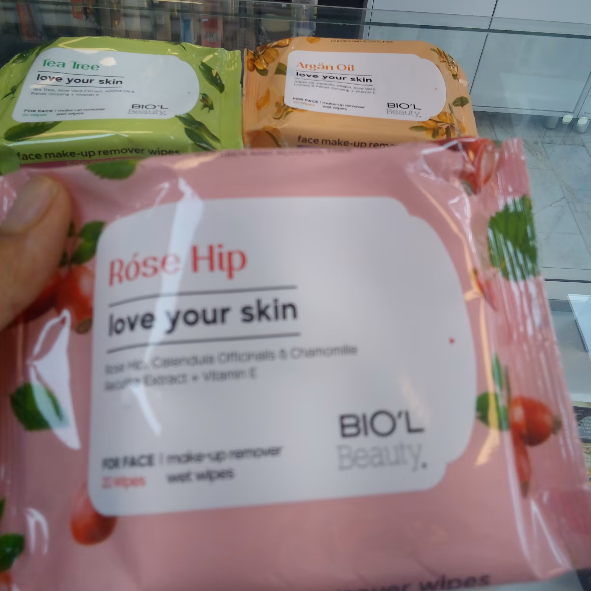 دستمال مرطوب آرایشی مخصوص انواع پوست با کیفیتی عالی 20عددی برند بیول