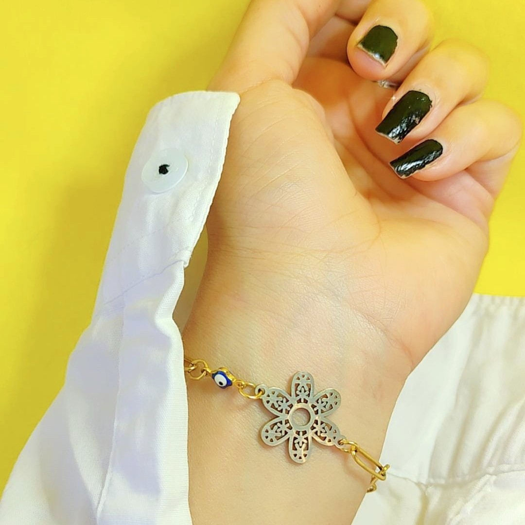 دستبند گل و ترکیب چشم نظر کاملا رنگ ثابت مناسب استفاده دائم استیل