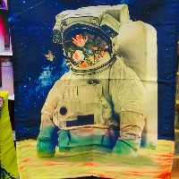 بک دراپ طرح فضانورد 