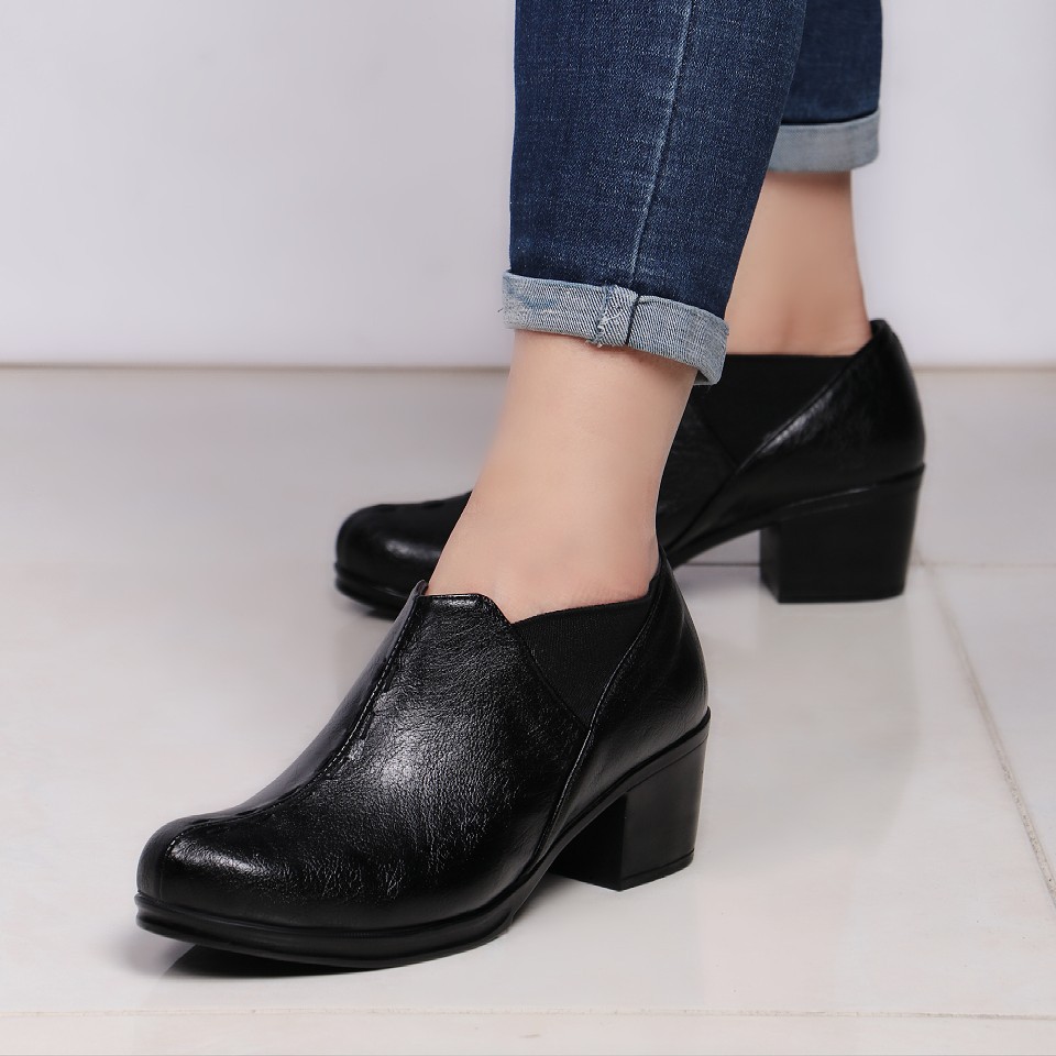 کفش زنانه(مدل بغل کش مشکی)                          