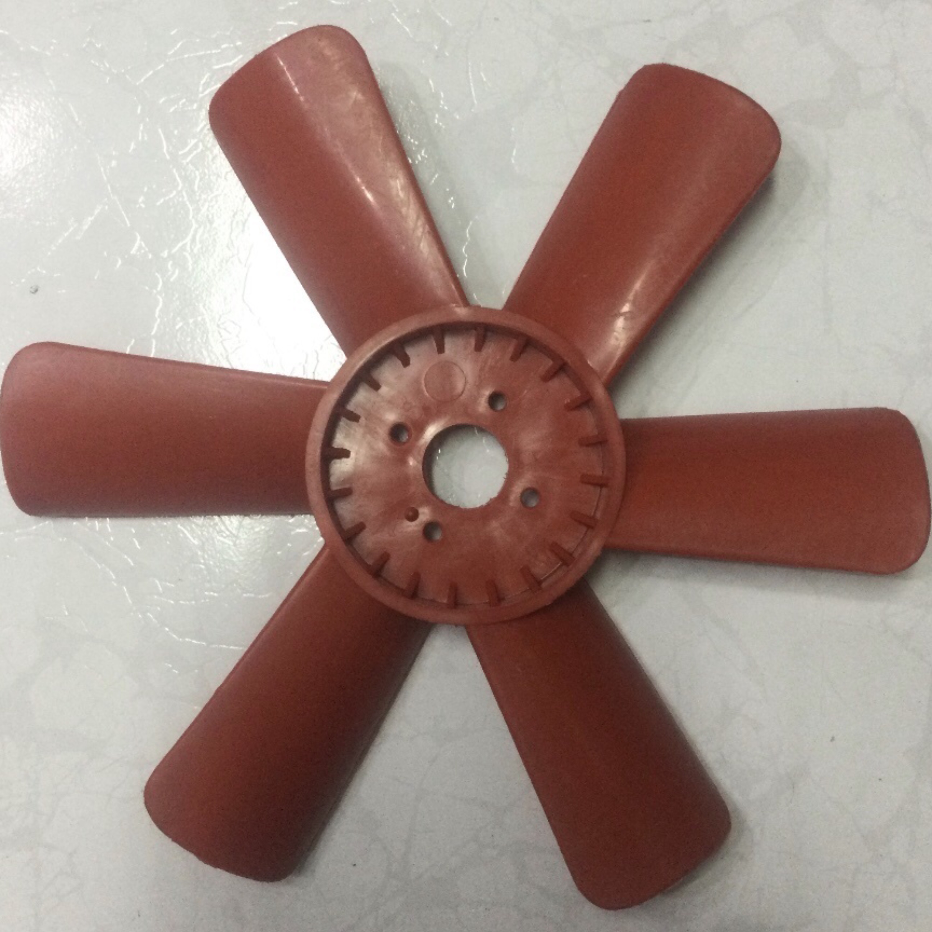 پروانه شش پره رادیاتور پیکان (چهار سوراخ)