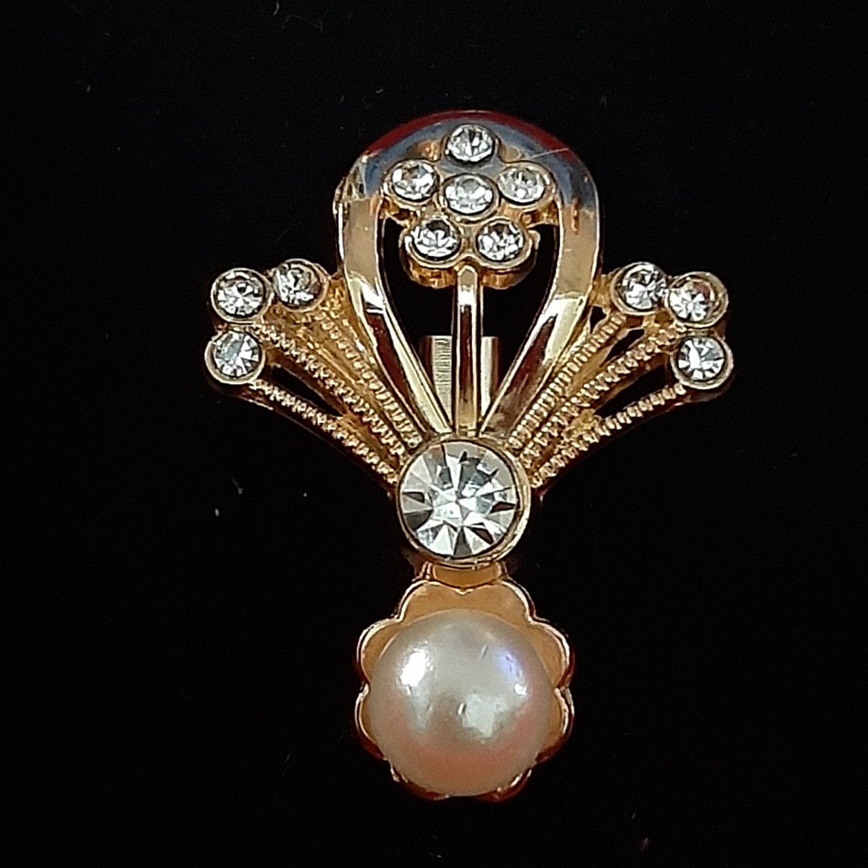 سنجاق سینه  طرح تاج  وارداتی  