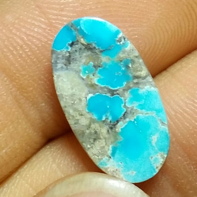 نگین فیروزه اصل نیشابور آبی تراش بیضی بسیار زیبا و چشم نواز و فاخر کد 10997