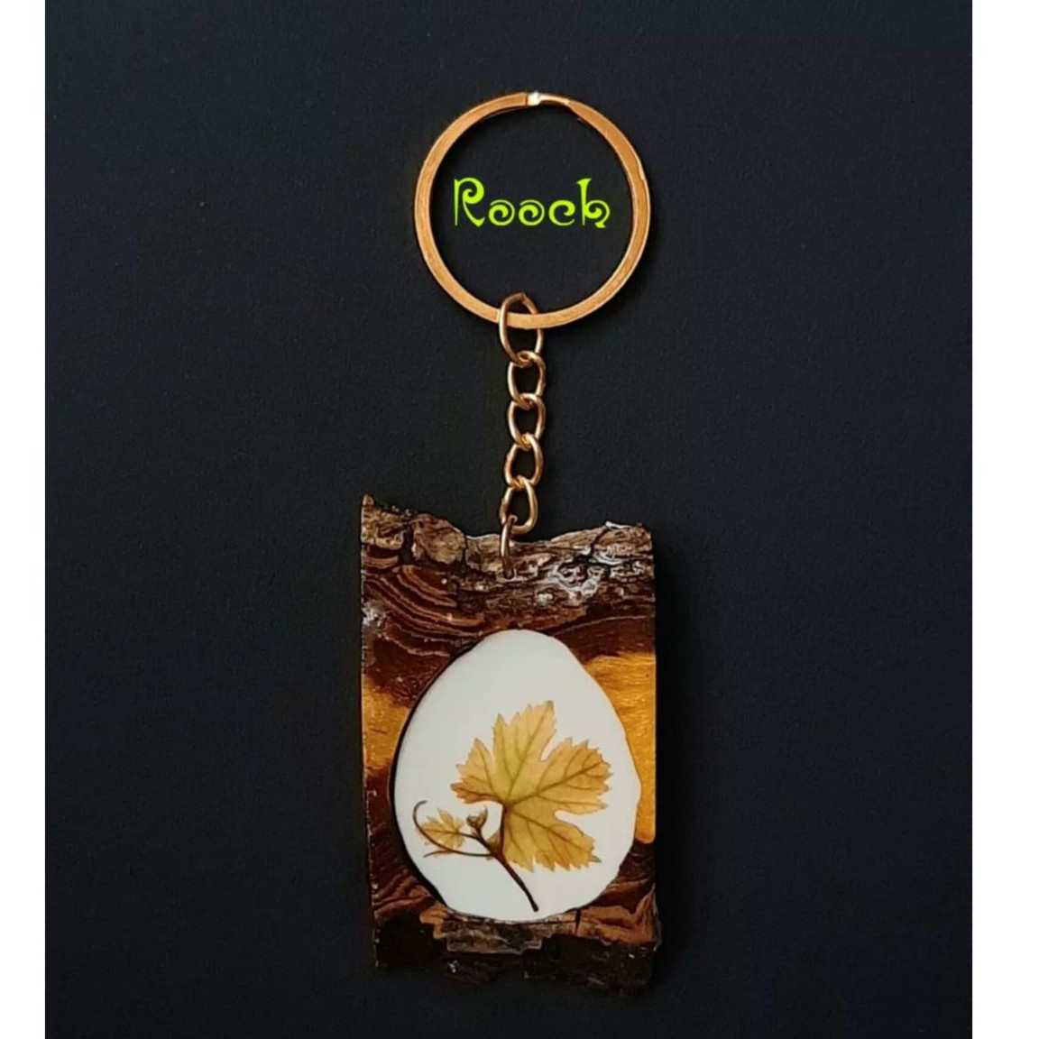 جاسوییچی رزینی چوبی آویز آیینه ماشین با برگ های طبیعی و چوب طبیعی زرشک 