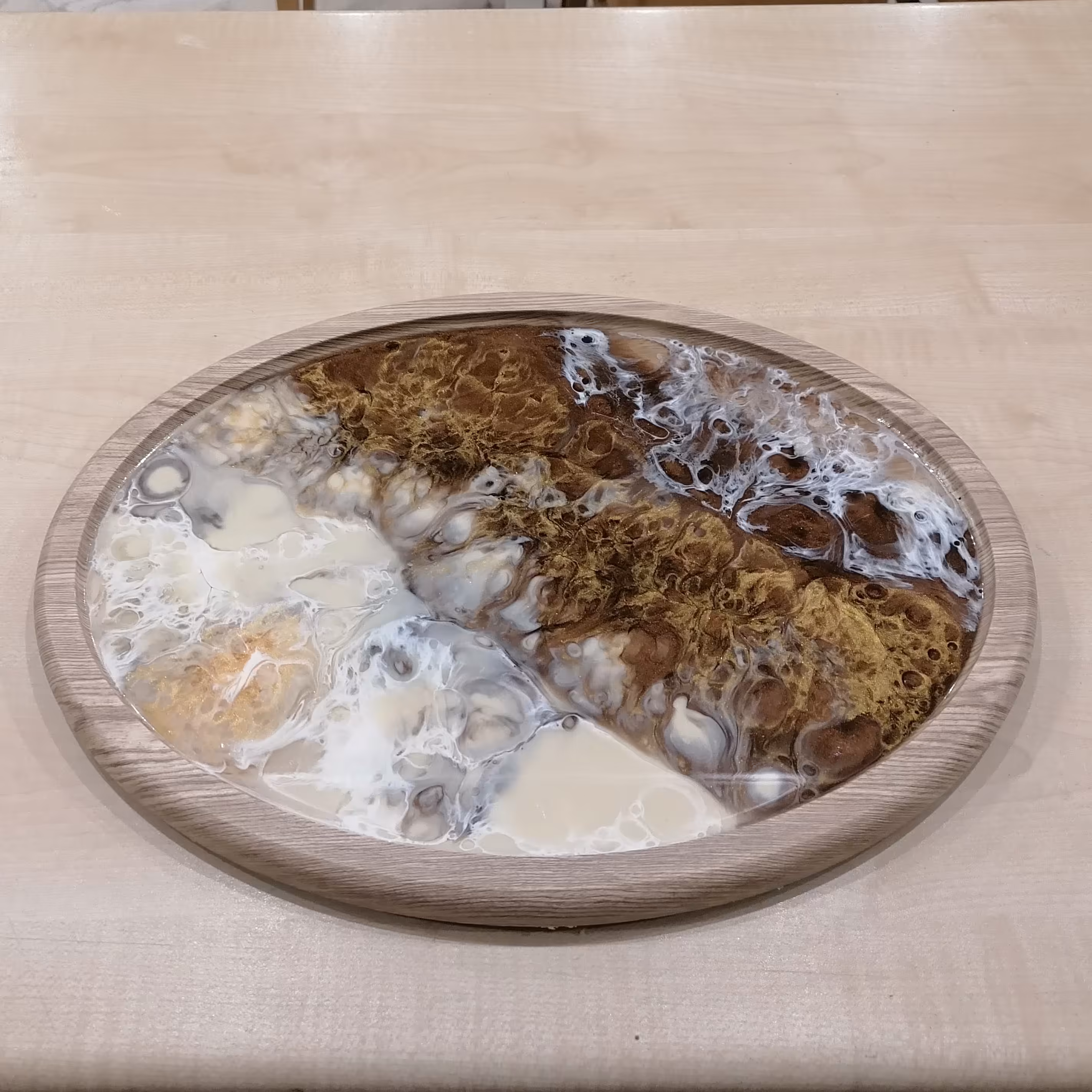 سینی پذیرایی ، بیضی، ابعاد 30.40،همراه با پایه، وزن 941 گرم