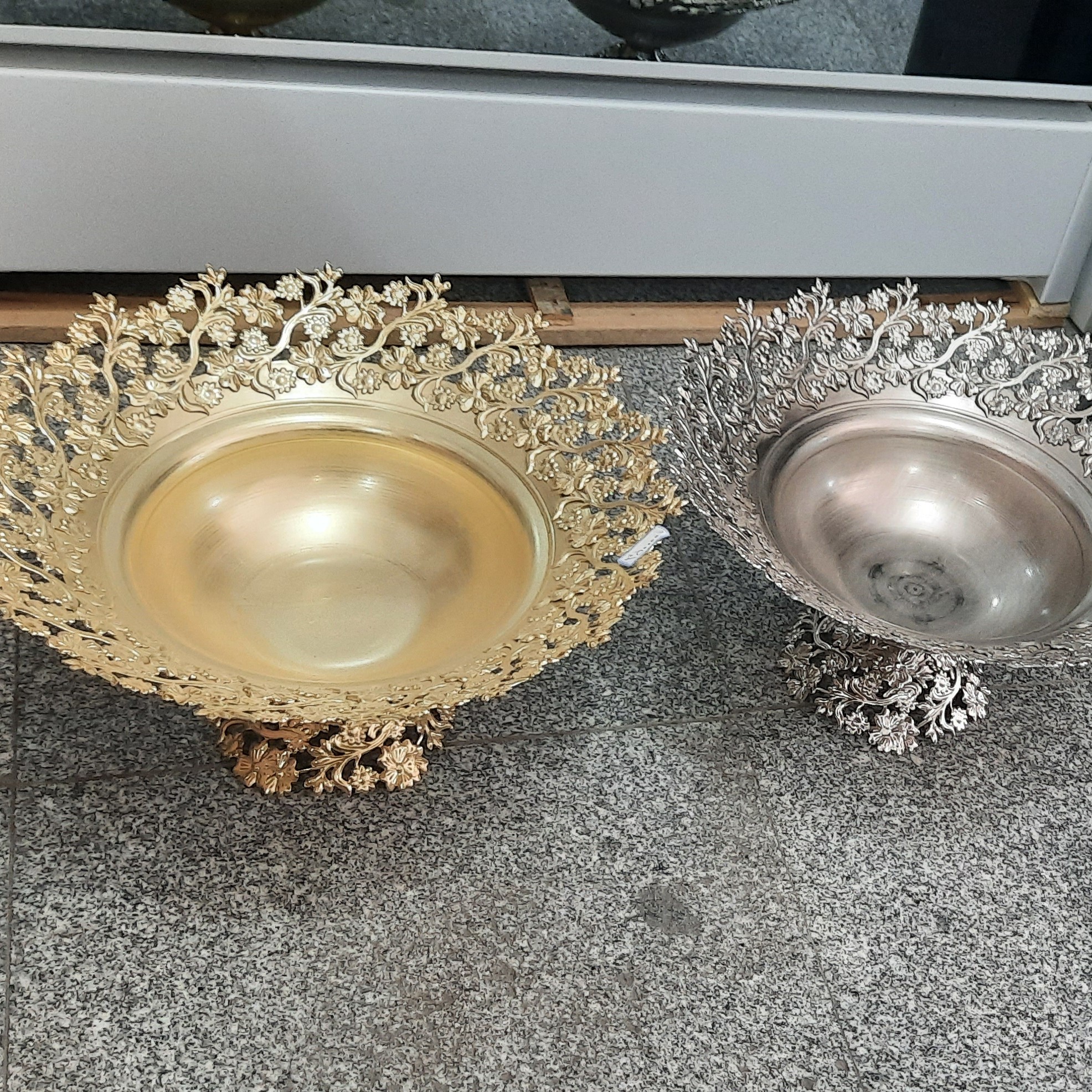 میوه خوری فلزی