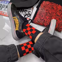 جوراب نیم‌ساق شطرنجی قرمز