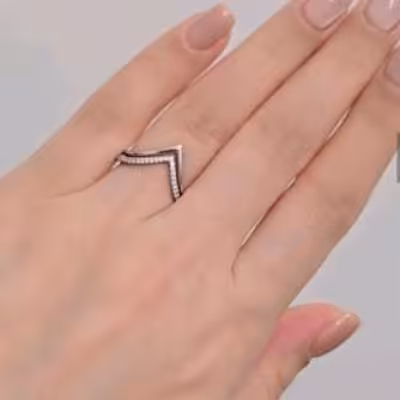 انگشتر مینیمال تاج سیلور ژوپینگ کد-1944برند ژوپینگ XUPING جنس آلیاژ‌ مس