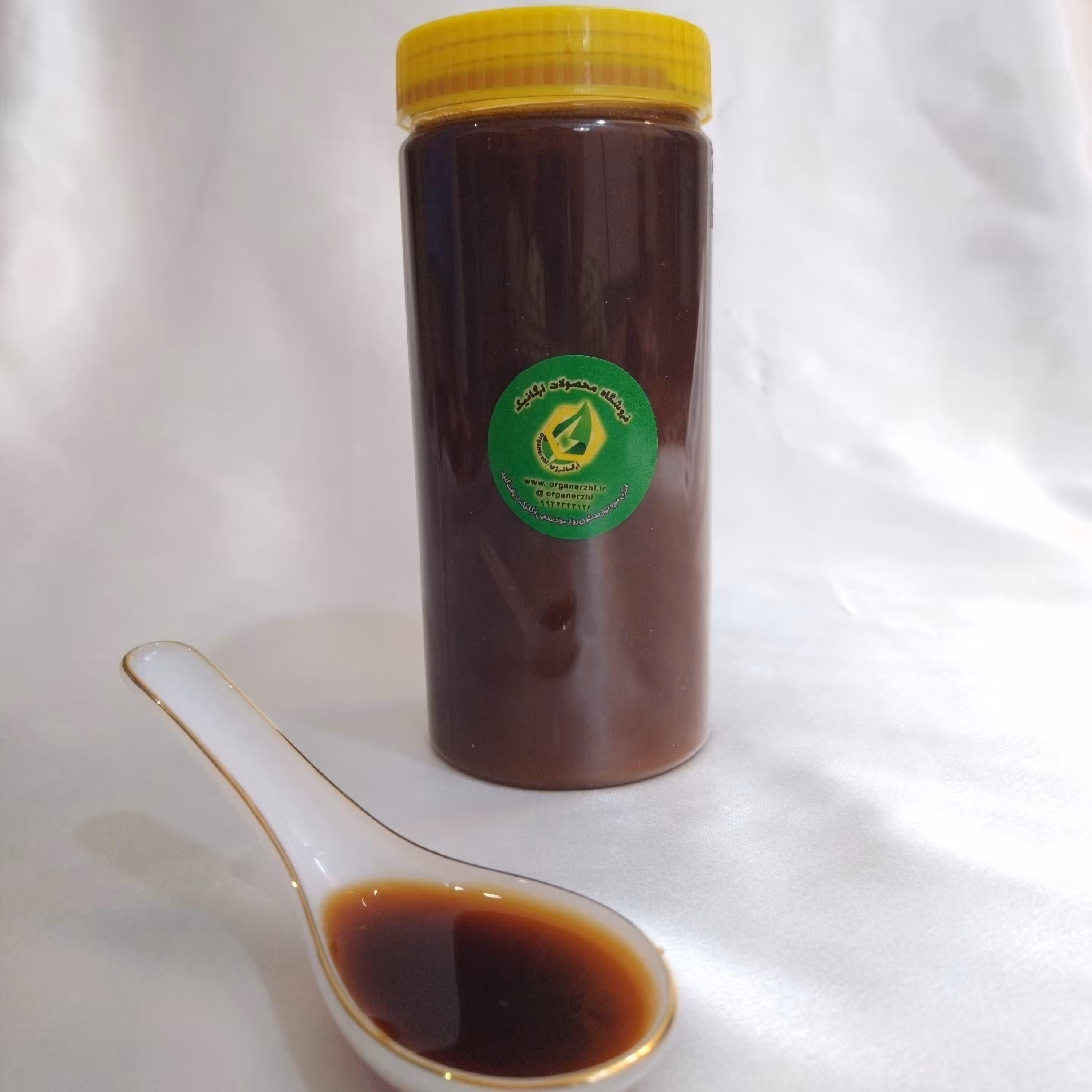 شیره انگور  سنتی 900 گرمی خوشمزه و بسیار مرغوب 