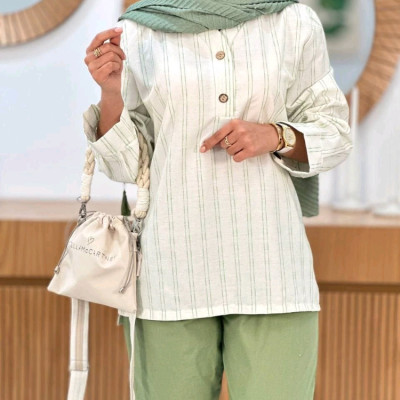 تونیکمانتویی لنین دکمه چوبی