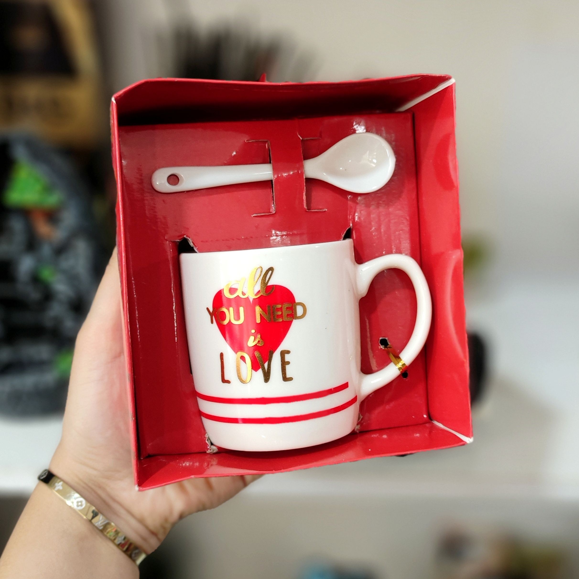 پک کادویی  ماگ سرامیکی  و قاشق سرامیکی و ساک دستی