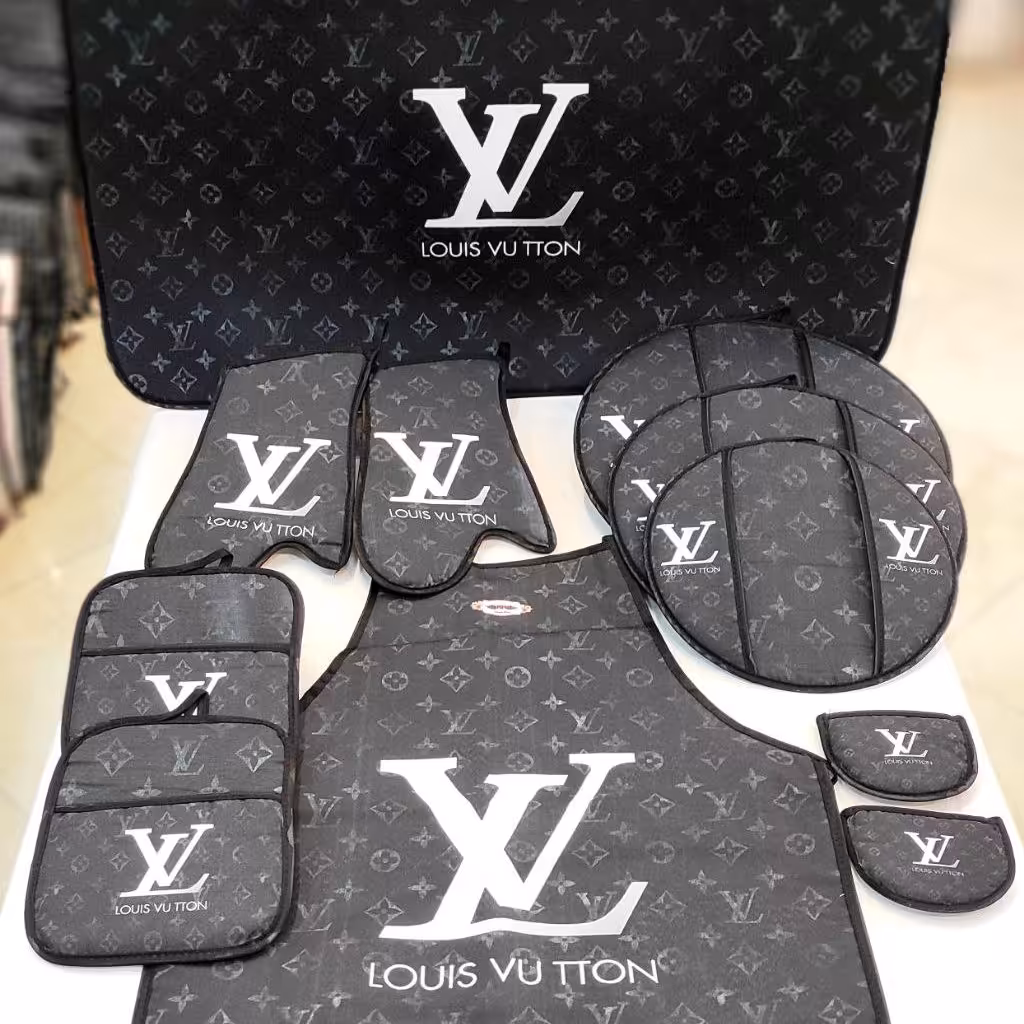 پیشبند و ممکنی آشپزخانه طرح LV سرویس 11 پارچه (پس کرایه)