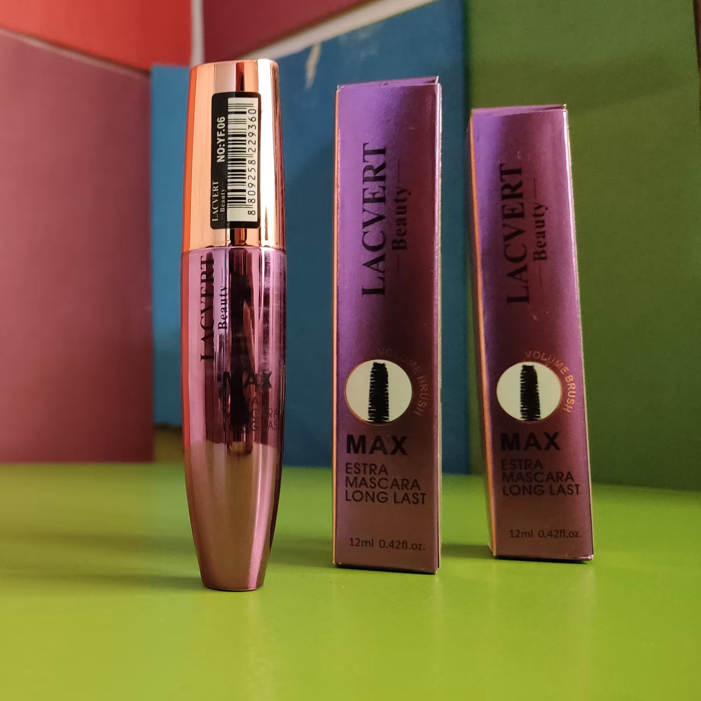 ریمل مویی لاکورت
ریمل گیاهی 
ضد آب 
پرپشت کننده و بلند کننده 
