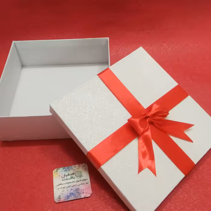 جعبه هارد باکس 20 در 20 سانت با ارتفاع 7 محکم دارای رنگبندی قیمت با پاپیون لحاظ شده  جعبه عروس 