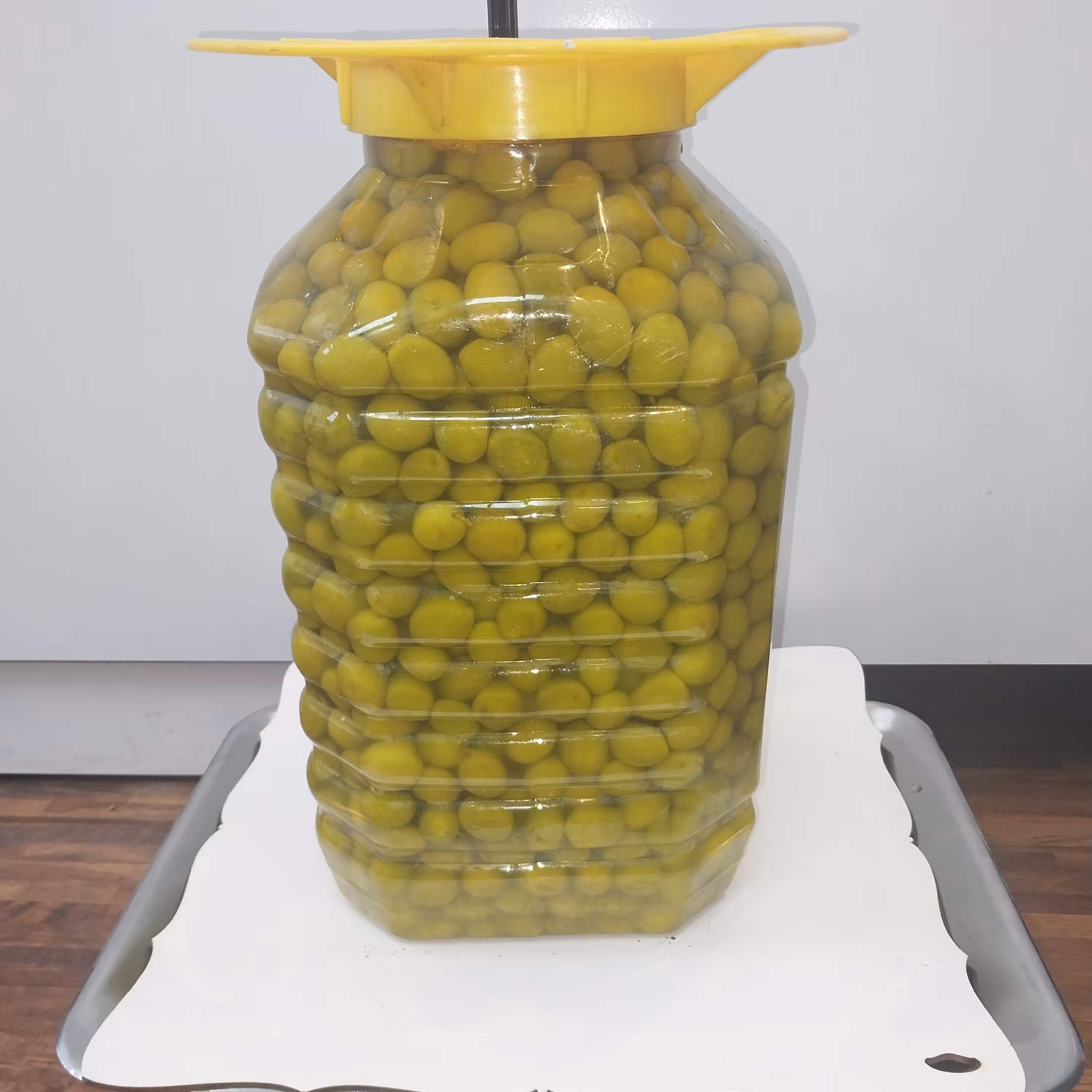 زیتون کنسروی ویژه.خوش رنگ.بهترین دسر برای نهار و شام.مناسب مجالس.و رستوران