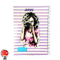 دفتر زبان سیمی چهار خط 50 برگ برند آونگ طرح دختر عکاس