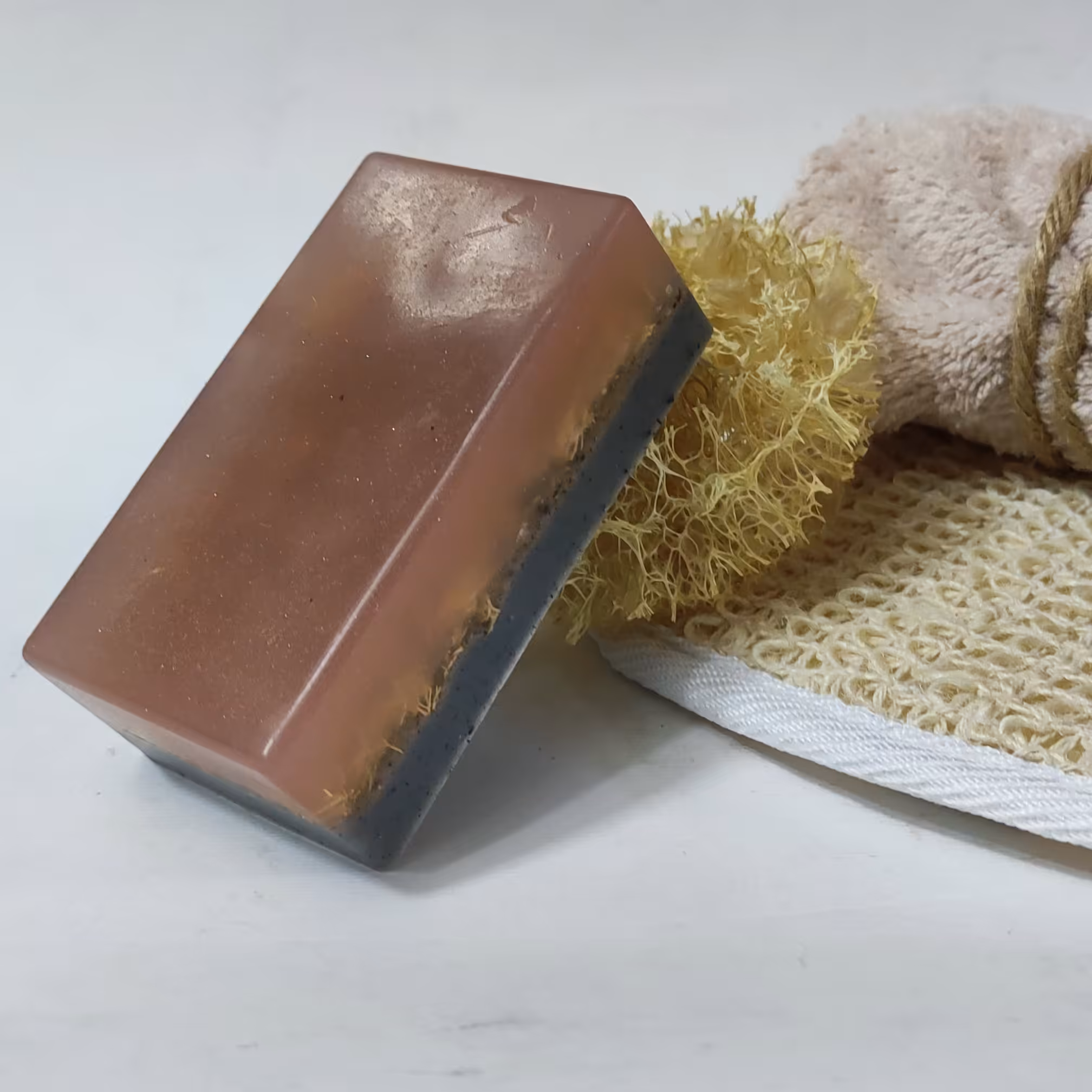 صابون ضد جوش و آکنه مناسب پوست چرب لوفا آلوئه ورا و زغال اکتیو 