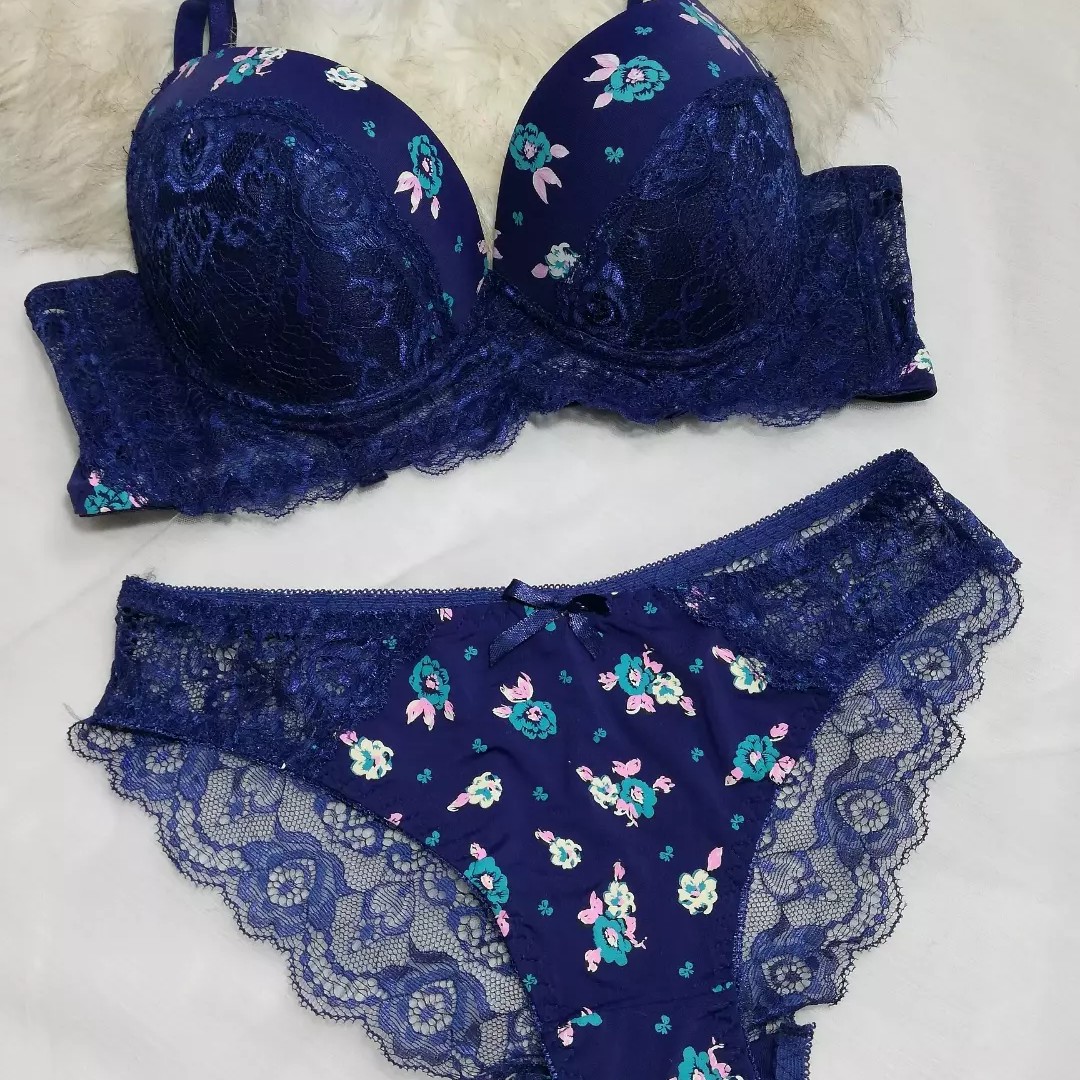 ست سوتین وشورت اسفنجی پایه بلند فنردارگلدارسایز80