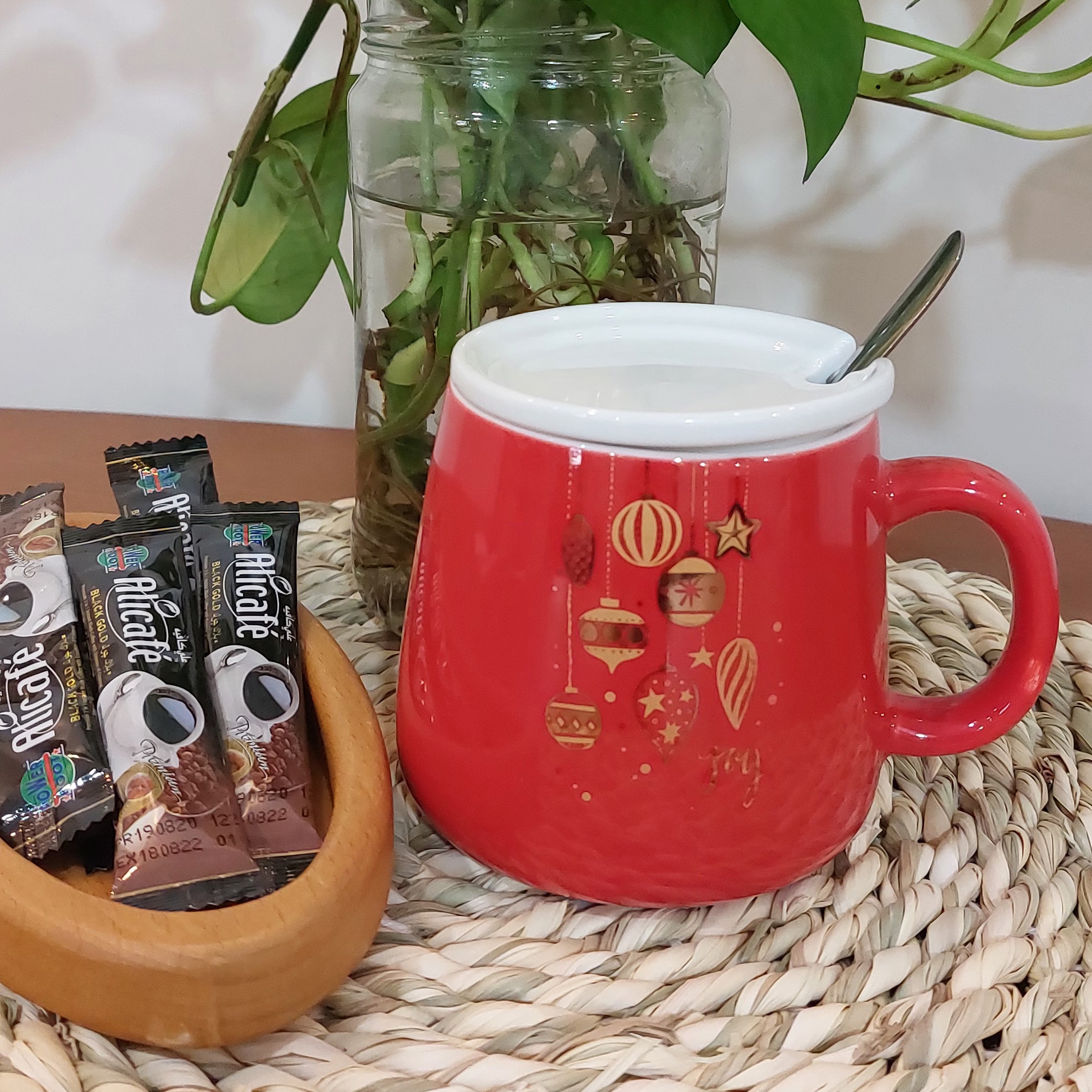 ماگ قاشق دار سرامیکی درجه یک براق رنگ ثابت  بسیار زیبا و با کیفیت