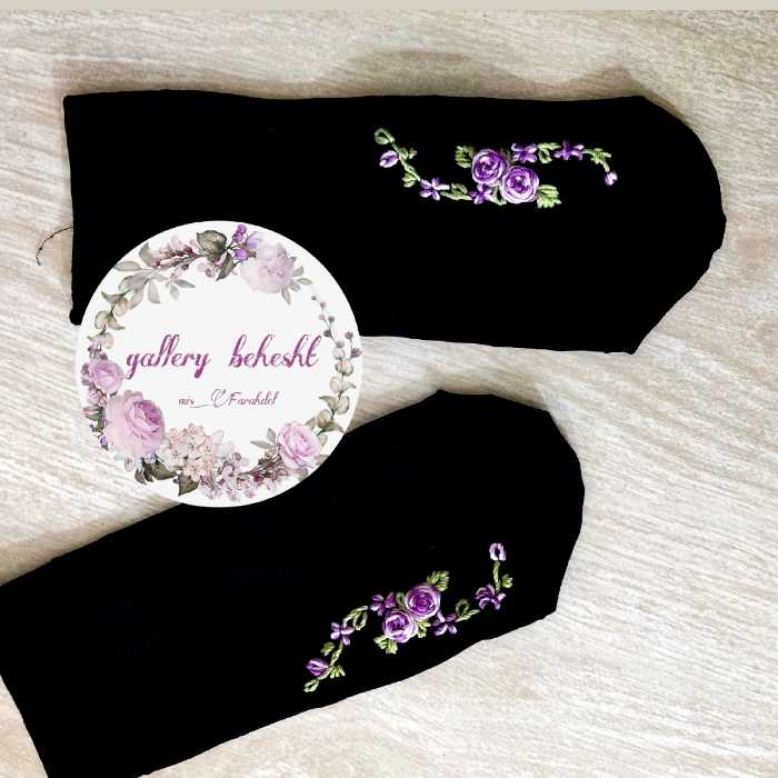 جوراب گلدوزی طرح دو گل بنفش ترکیبی