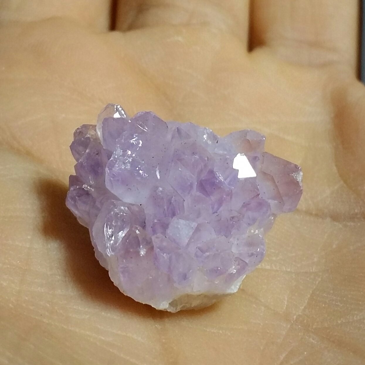 سنگ راف آمتیس حبه پر بلور بسیار  پر رنگ بسیار زیبا دیدنی کاملا طبیعی شاهکار خلقت خااااص
کد 9785