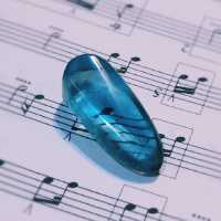 مضراب تار ابسیدین سبز مدل بادامی تراش دست بدون موم بسیار خوش دست و خوش صدا. خرید بیشتر از  سه عدد مضراب ،ارسال رایگان