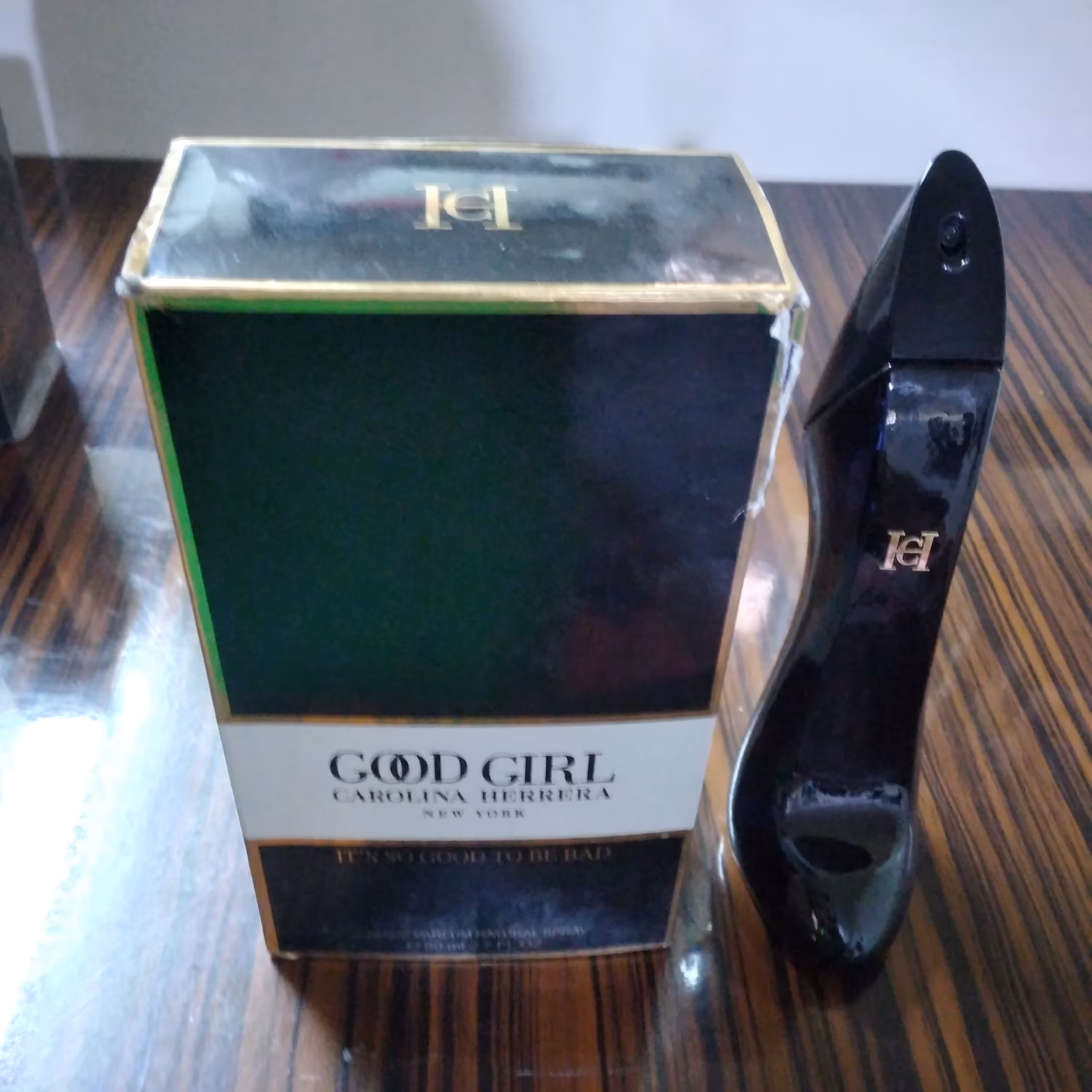 ادکلن گود گرل مشکی باکس امارات 80 میل