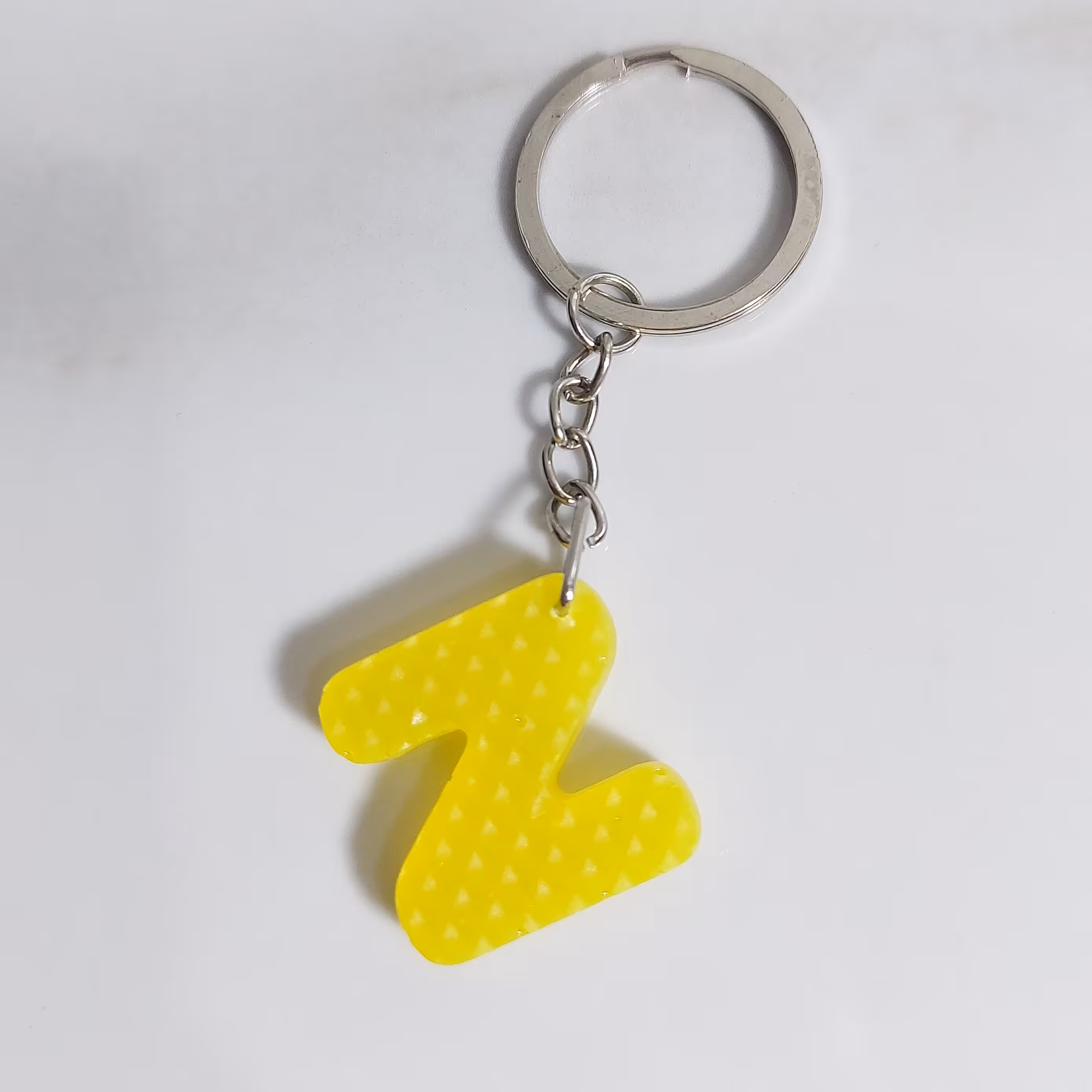 دسته کلید رزینی دوطرفه حرف Z زرد