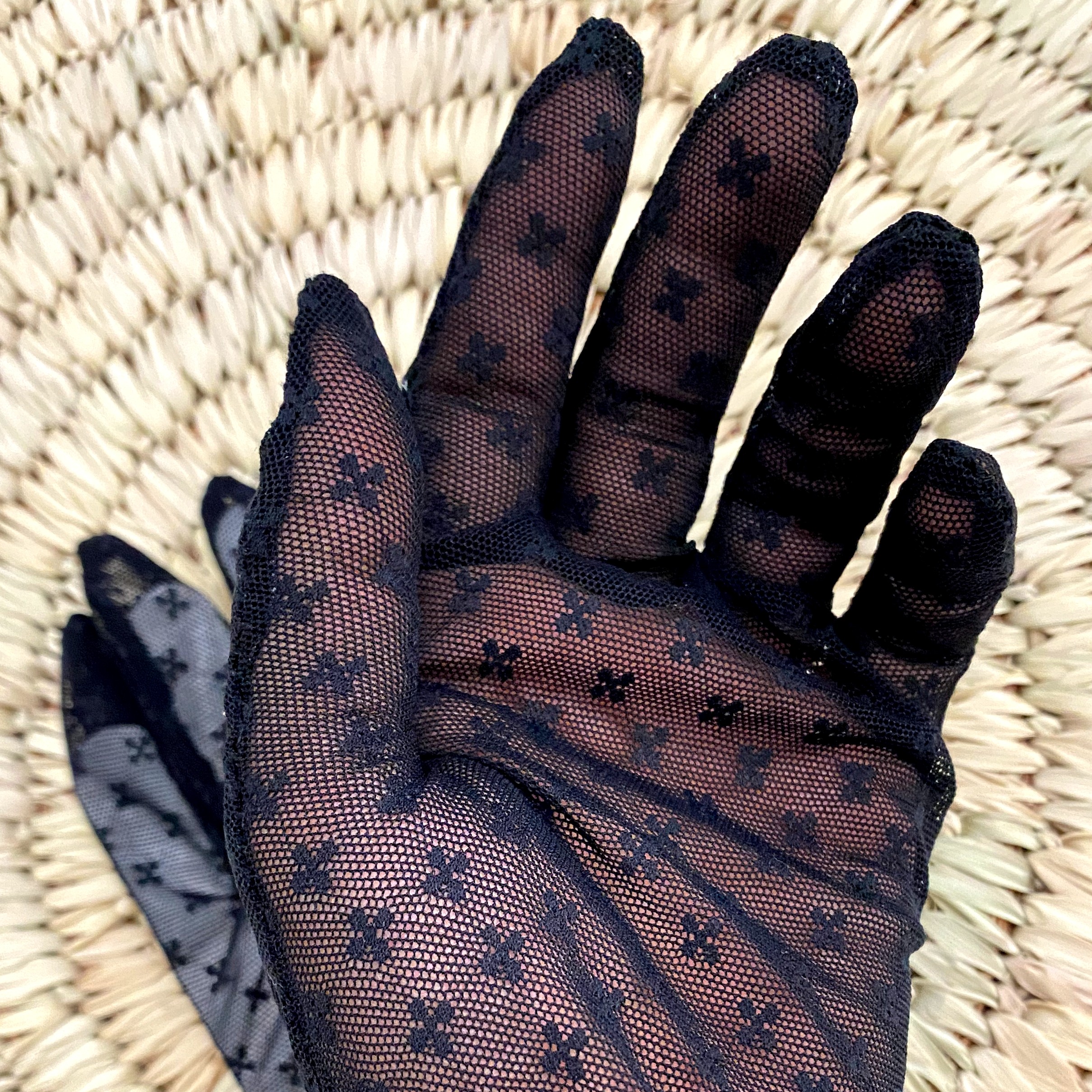 دستکش توری زنانه 