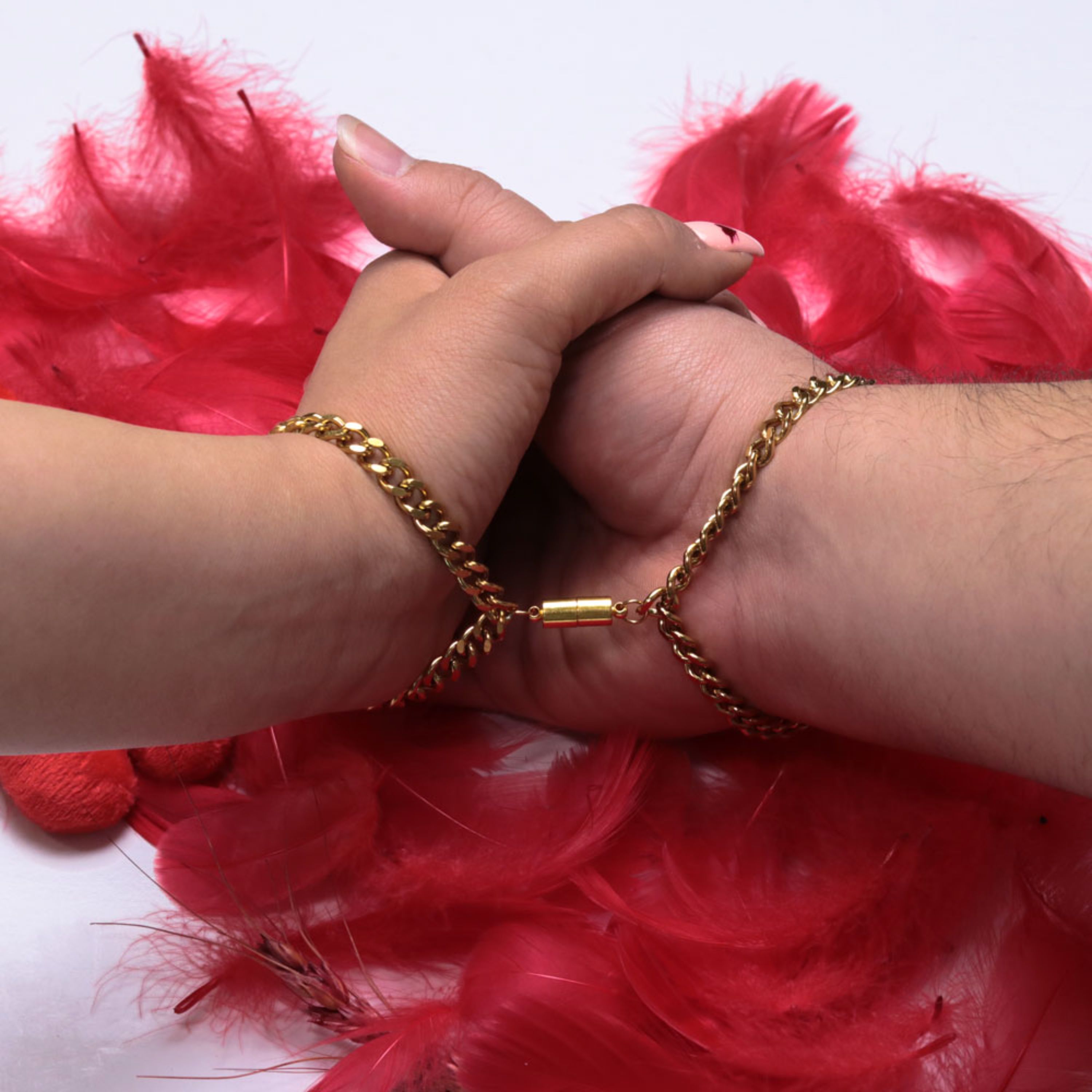 دستبند مگنتی کپسولی کد SD80 طلایی