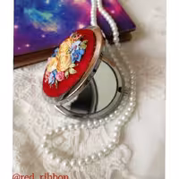 قاب آینه روباندوزی شده