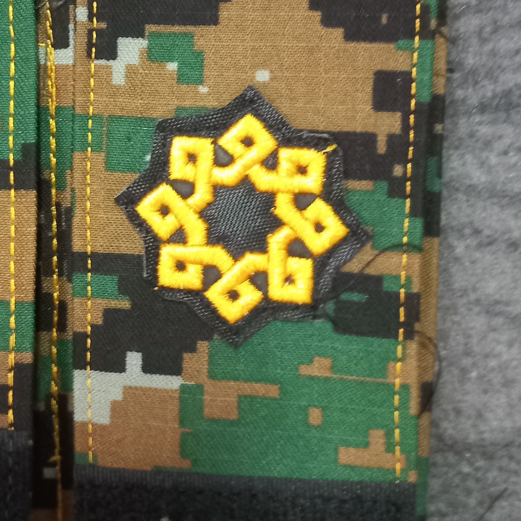 درجه ستوان سه ای طرح لباس یگان ویژه برجسته درجه یگان ویژه عملیات ویژه نوپو نیروی انتظامی یادگان نظامی 