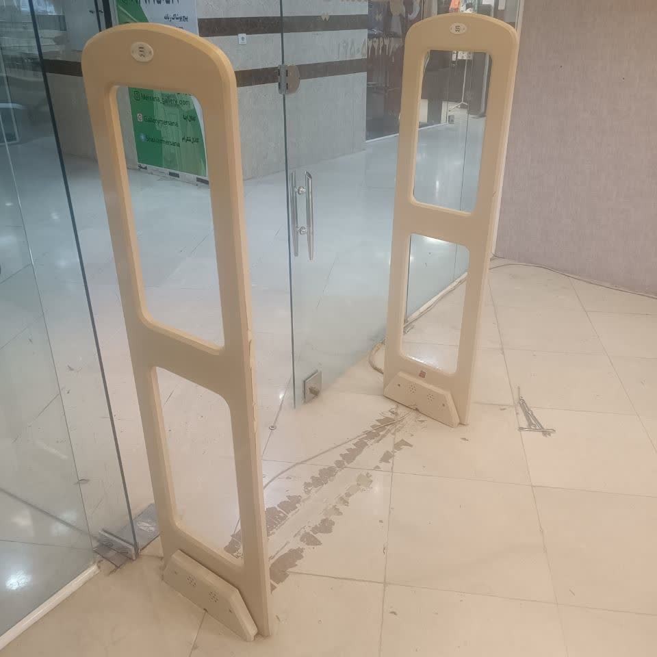 
دزدگیر am.  مناسب مغازه پوشاک . سالم 