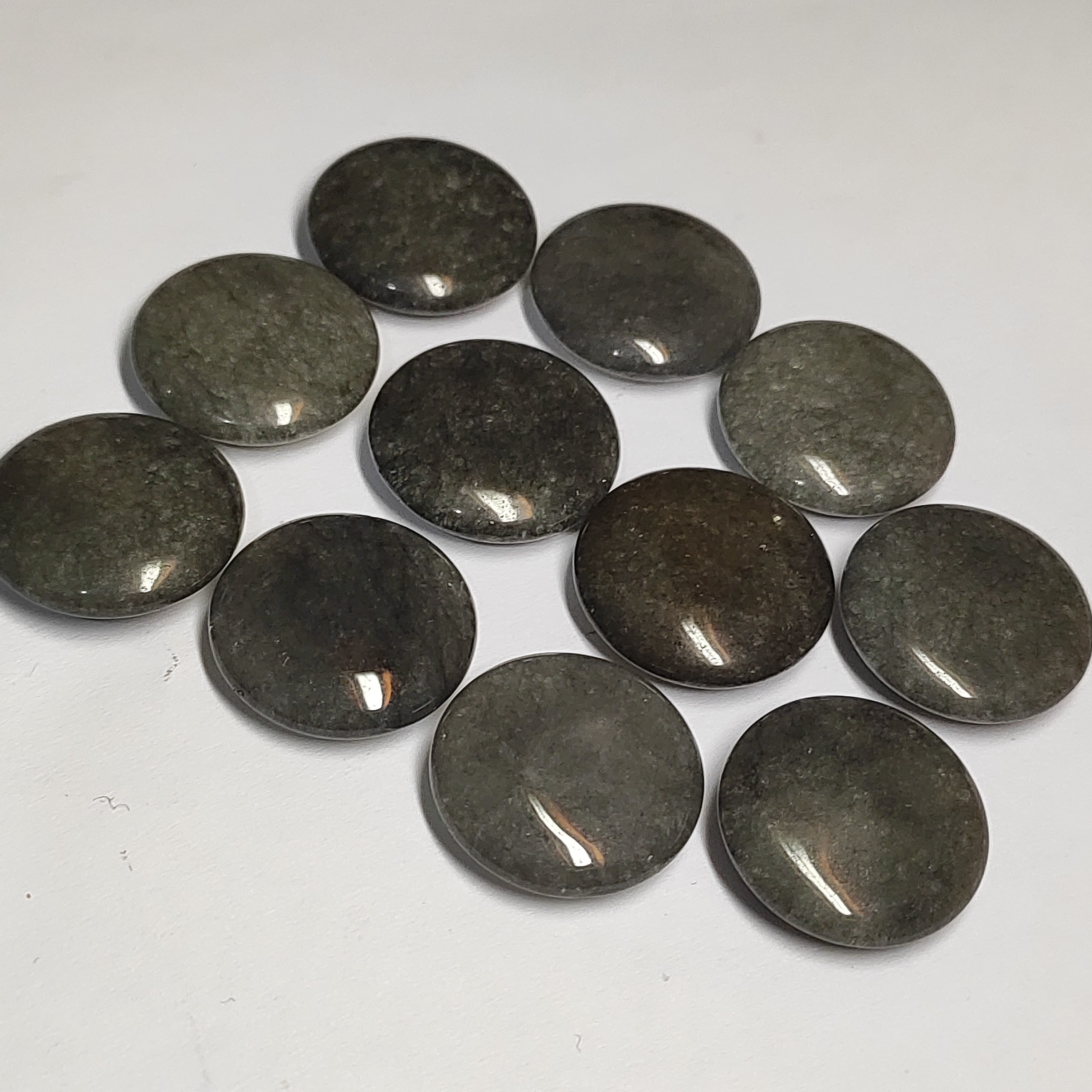 نگین یشم معدنی روسی اصل و طبیعی 