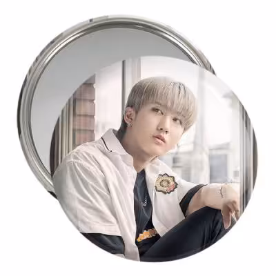 آینه جیبی خندالو مدل چانگبین گروه استری کیدز Stray Kids کد 11869