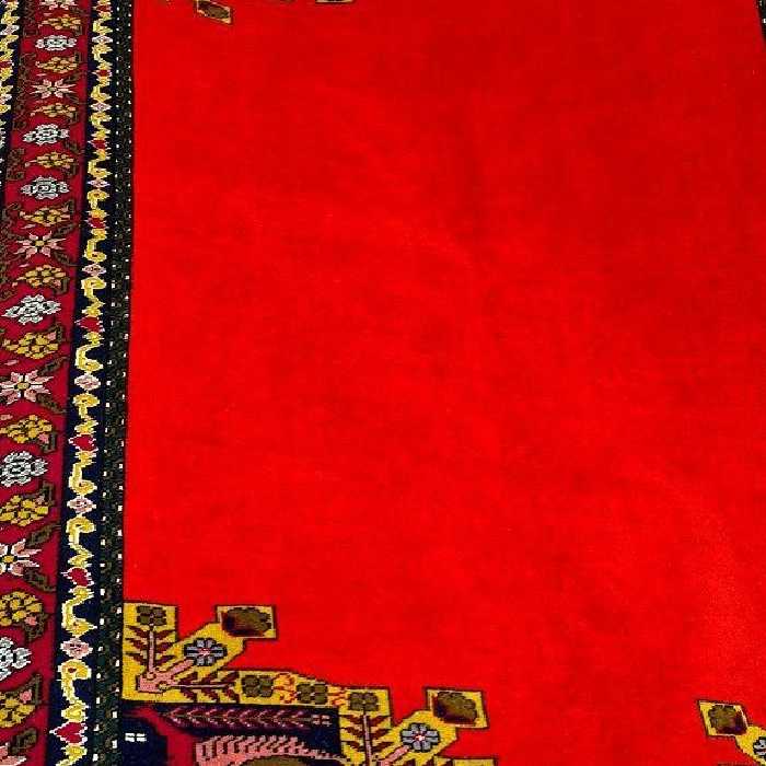 فرش دستباف پشمی حکیم
سایز 200در130 سانت وزن5000 گرم قابل عودت وتعویض تا7روز 