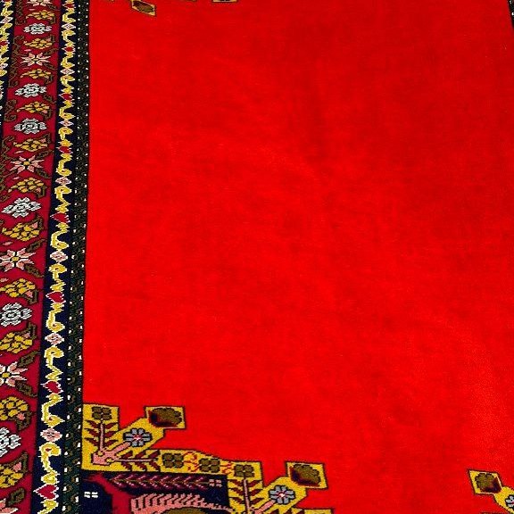 فرش دستباف پشمی حکیم
سایز 200در130 سانت وزن5000 گرم قابل عودت وتعویض تا7روز 