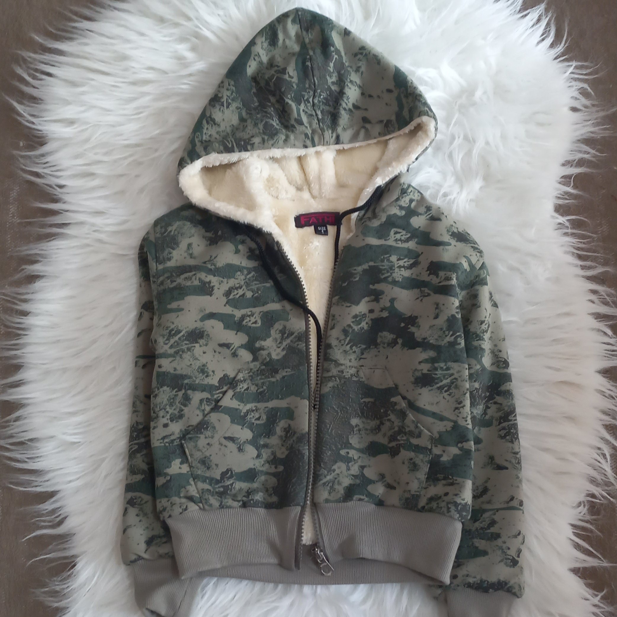 سویشرت چریکی داخل خز سایز35 40 