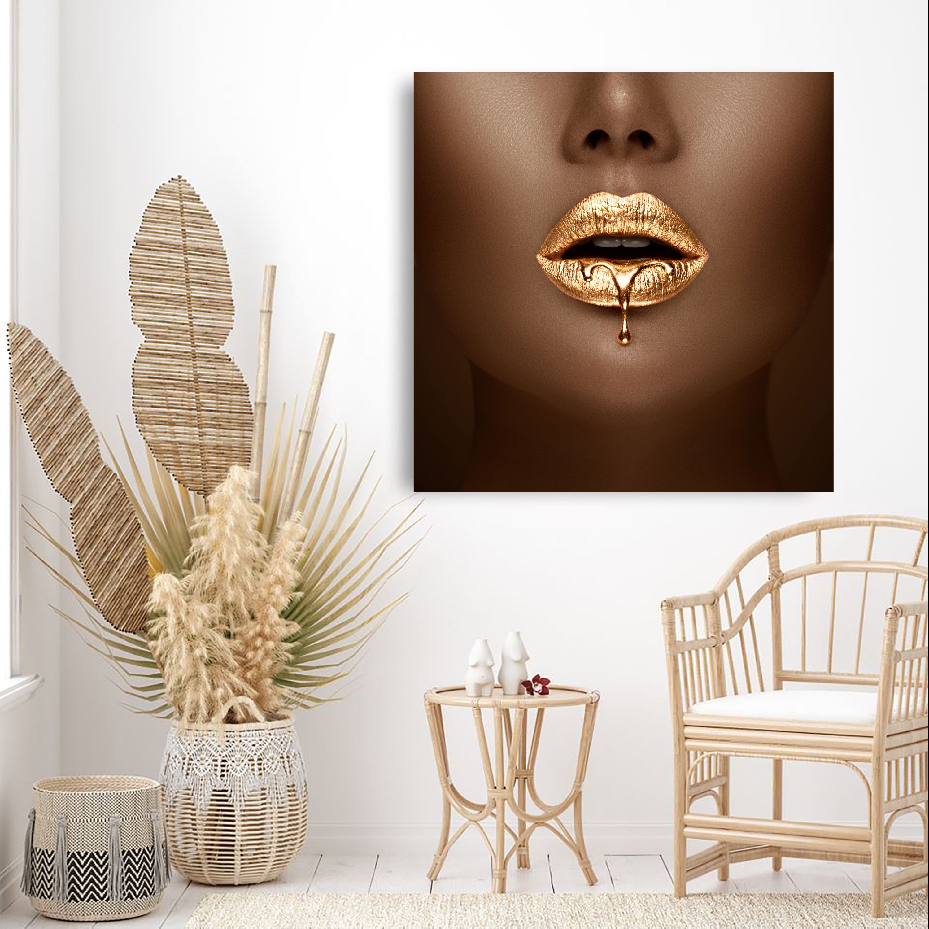 تابلو بوم طرح لب طلایی