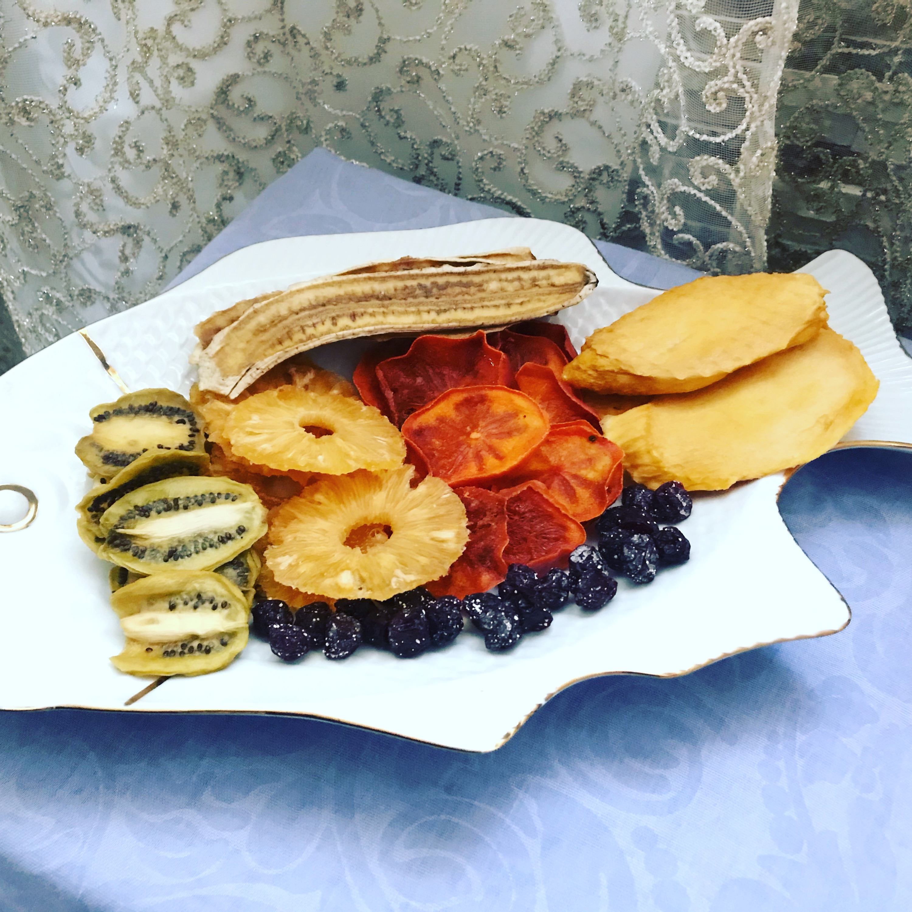 میوه خشک شش میوه تازه 100گرمی انبه خرمالو کیوی موز آناناس قیصی