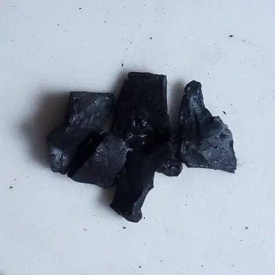 مومیایی سیاه اصل بکر 100 گرمی موملایی مومنایی