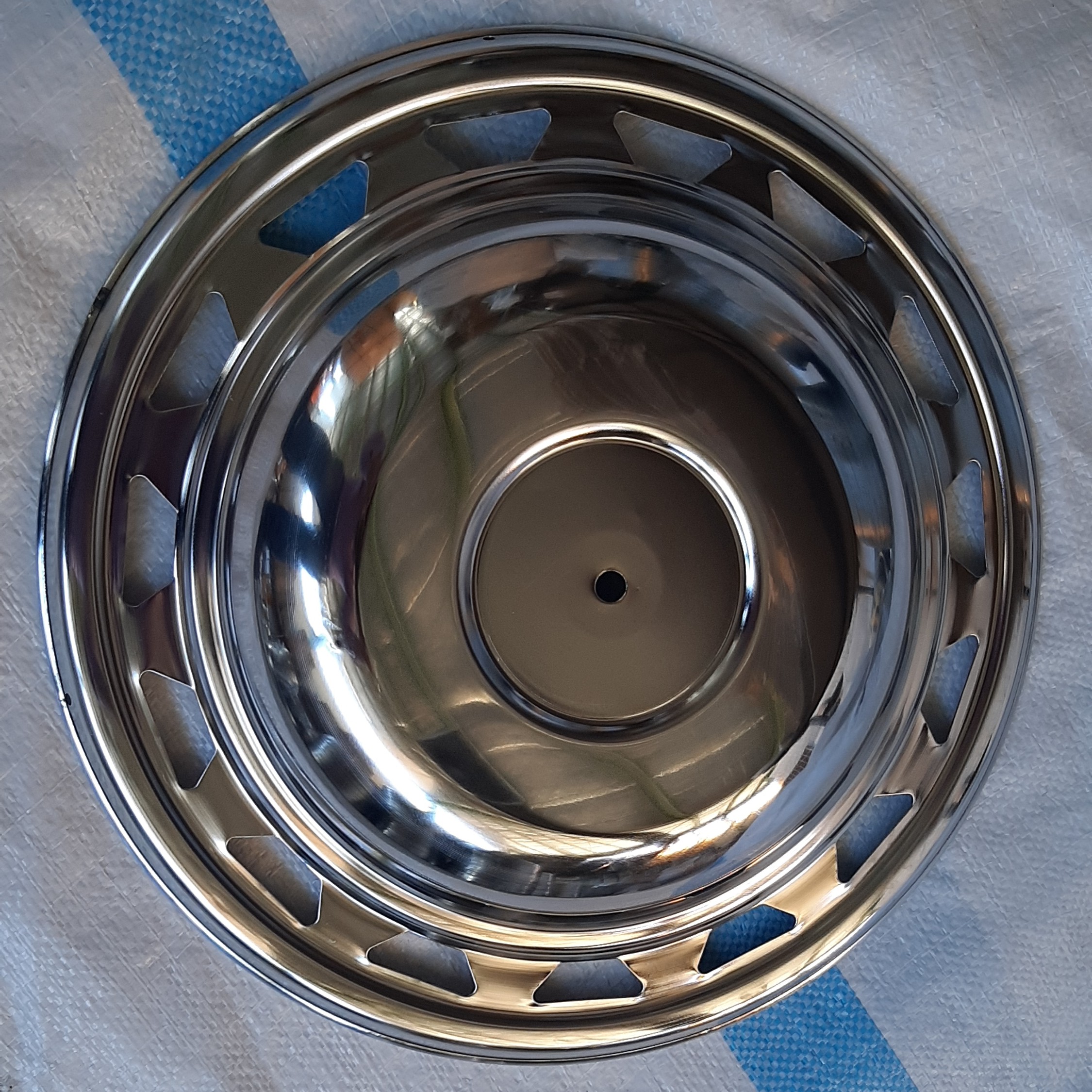 قالپاق فلزی  مینی بوسی  تپل   یک عدد