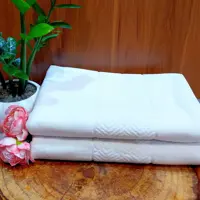 حوله استخری سفید یاقوت دورو نخ آبگیری خوب و جنس تمام پنبه