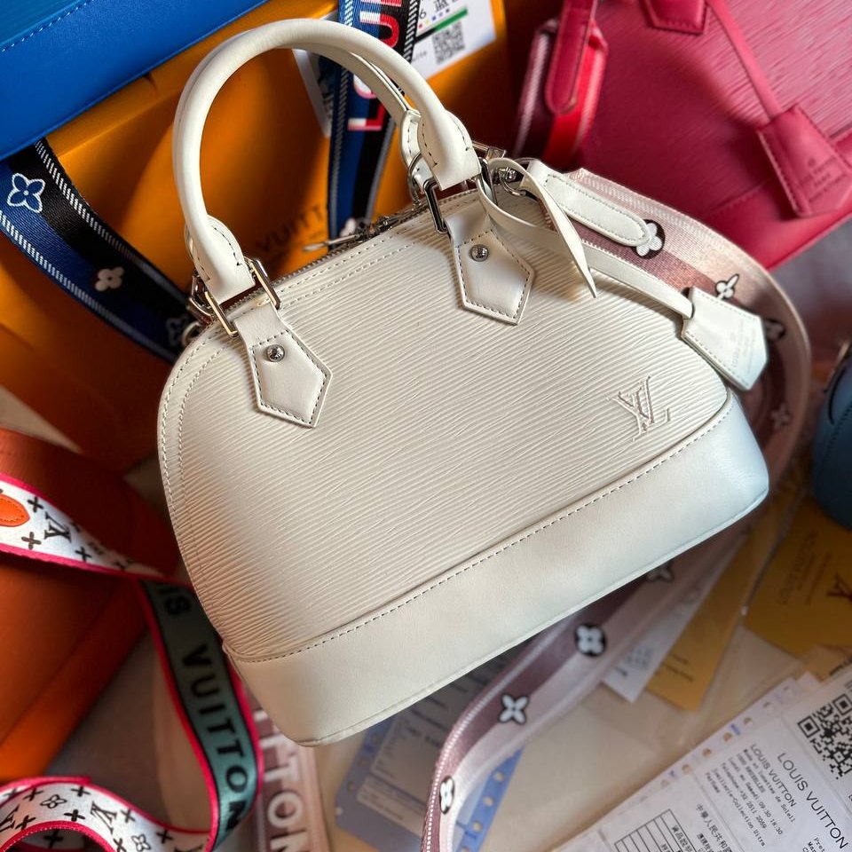 کیف زنانه ال وی LV الما  وارداتی فول پک کیفیت مستر 