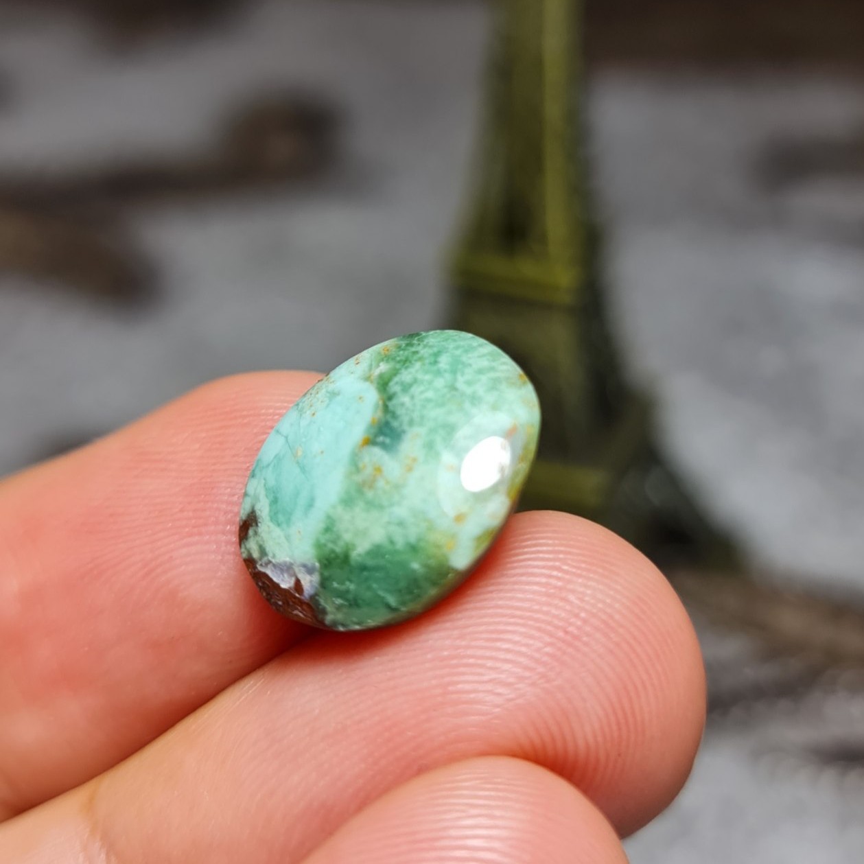 نگین فوق العاده زیبای سنگ بسیار خاص فیروزه نیشابوری اصل معدنی
کد 24662
