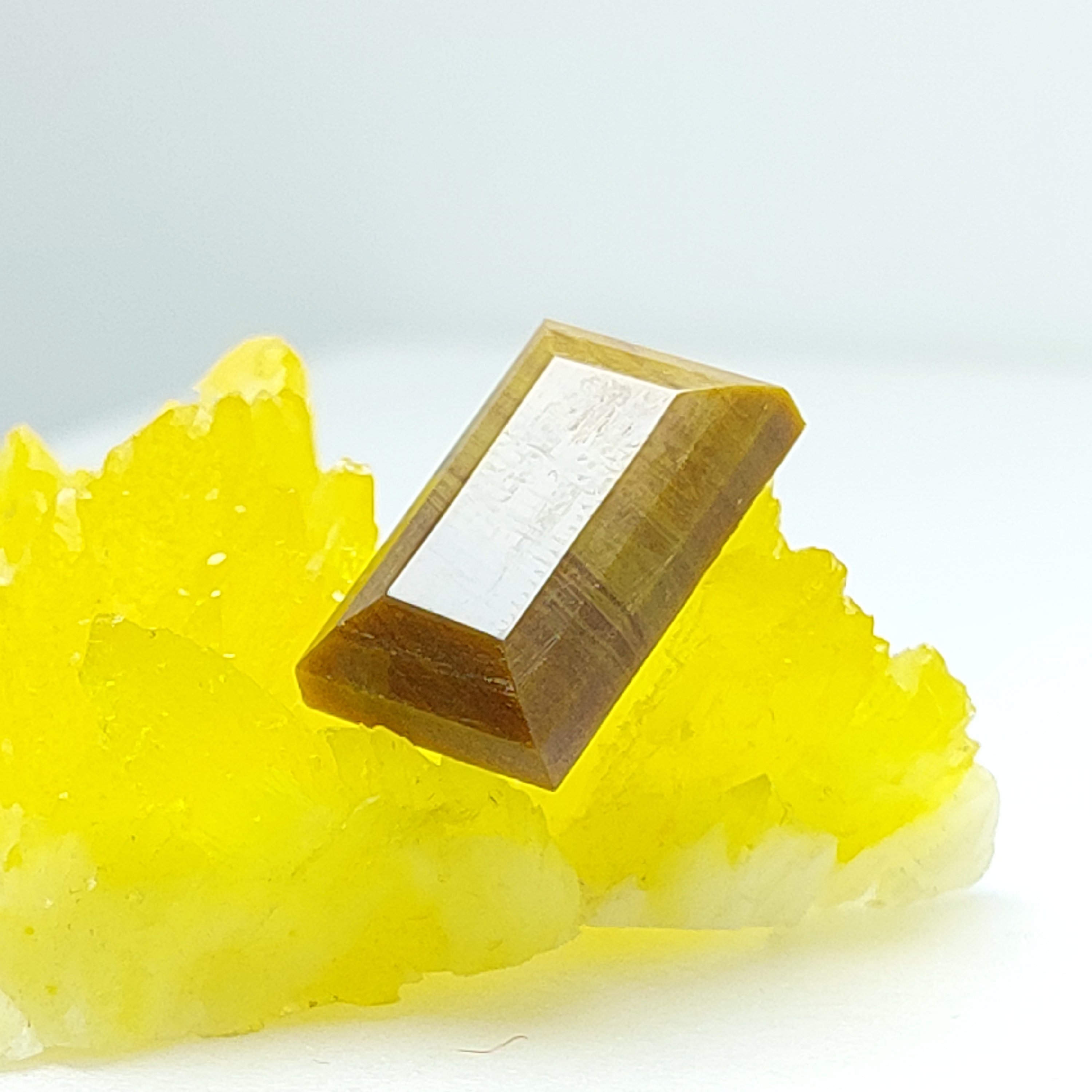 نگین ابسیدین بژ