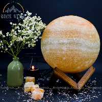 آباژور سنگ نمک گوی پایه چوبی کد 